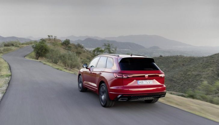 Volkswagen Touareg 2024 restyling: motori, allestimenti, prezzi - Foto 69 di 73