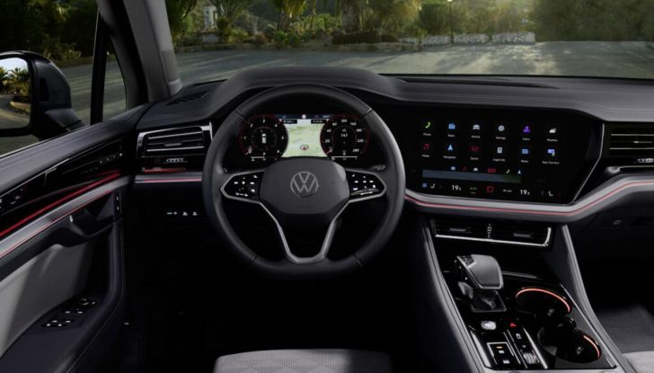 Volkswagen Touareg 2024 restyling: motori, allestimenti, prezzi - Foto 37 di 73