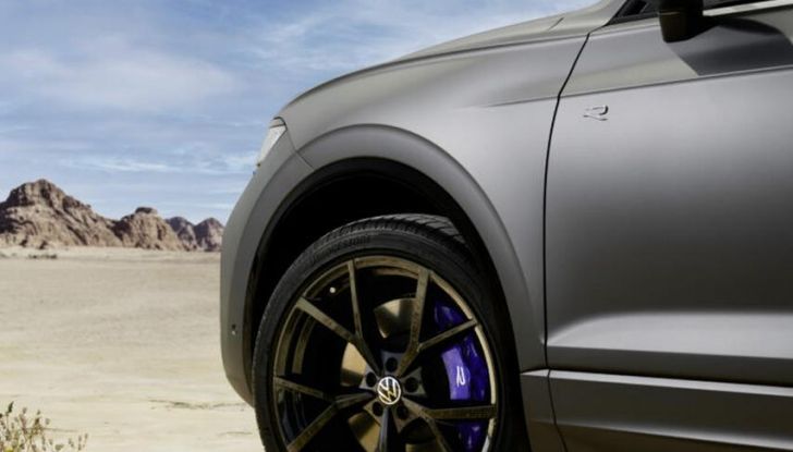 Volkswagen Touareg 2024 restyling: motori, allestimenti, prezzi - Foto 19 di 73