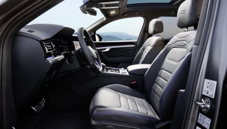 Volkswagen Touareg 2024 restyling: motori, allestimenti, prezzi - Foto 15 di 73