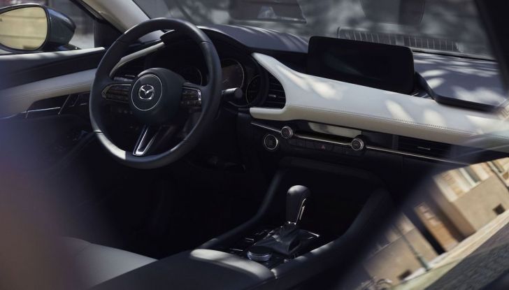 Mazda 3: tutte le novità della versione 2024 - Foto 5 di 9