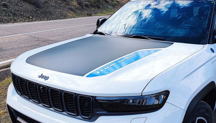 Jeep Grand Cherokee 4xe 2023: prova su strada e consumi del nuovo SUV ibrido - Foto 12 di 24