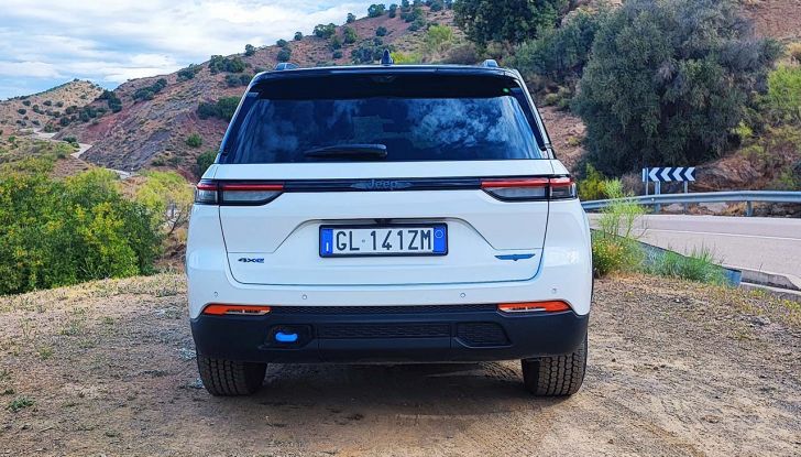 Jeep Grand Cherokee 4xe 2023: prova su strada e consumi del nuovo SUV ibrido - Foto 8 di 24