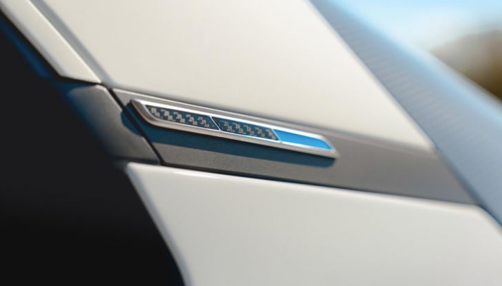 Alpine A110 R Le Mans: debutta la nuova versione speciale in sole 100 unità - Foto 20 di 28