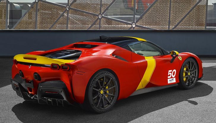 Ferrari SF90 Stradale Rosso Le Mans