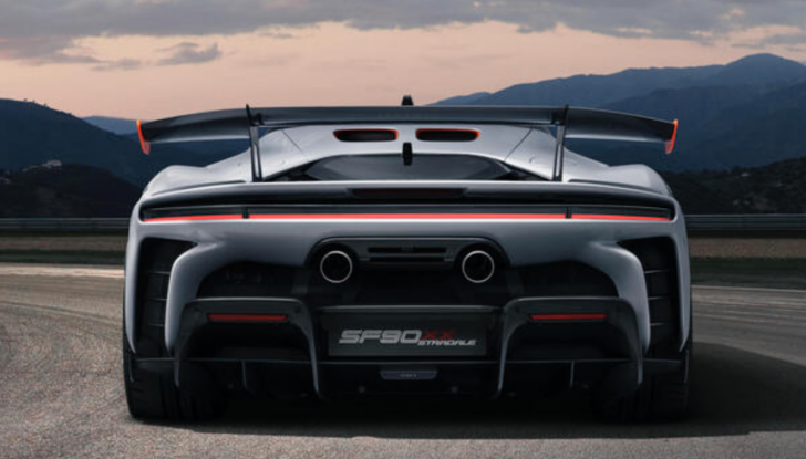 Ferrari SF90 XX Stradale e Spider: dati e prestazioni - Foto 1 di 8