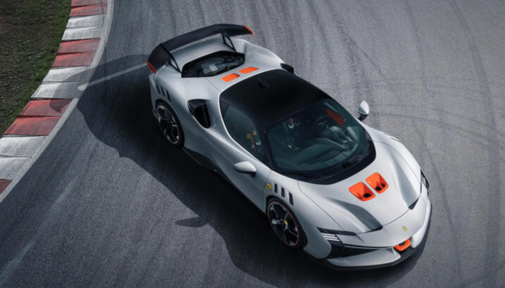 Ferrari SF90 XX Stradale e Spider: dati e prestazioni - Foto 5 di 8