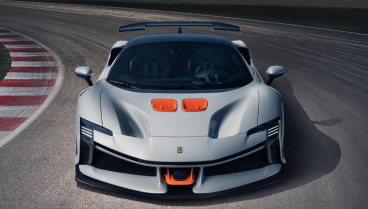 Ferrari SF90 XX Stradale e Spider: dati e prestazioni - Foto 7 di 8