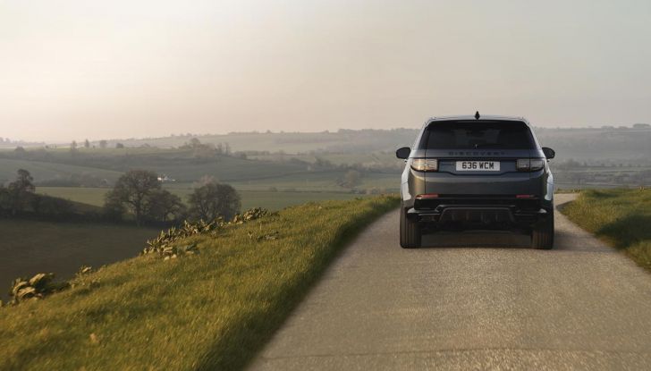 Land Rover Discovery Sport: debutta il model year 2024 con diverse novità - Foto 6 di 42