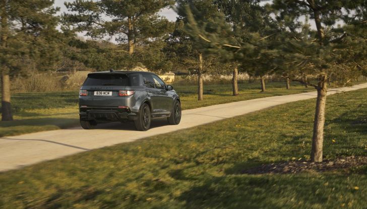 Land Rover Discovery Sport: debutta il model year 2024 con diverse novità - Foto 15 di 42