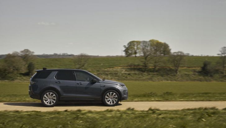 Land Rover Discovery Sport: debutta il model year 2024 con diverse novità - Foto 18 di 42