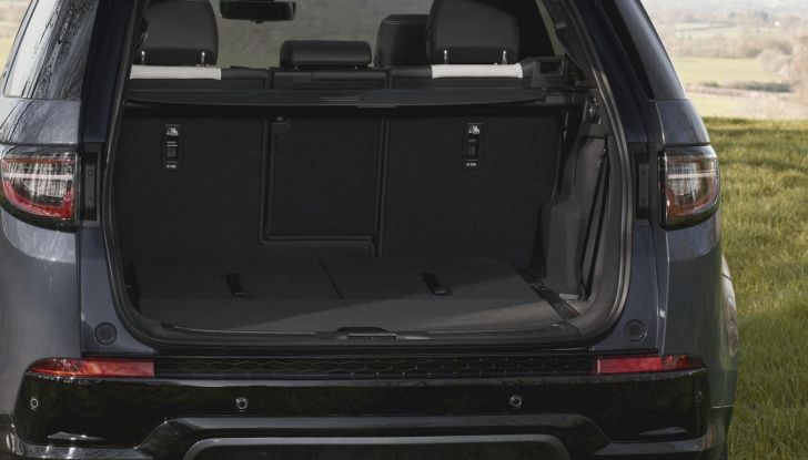 Land Rover Discovery Sport: debutta il model year 2024 con diverse novità - Foto 38 di 42