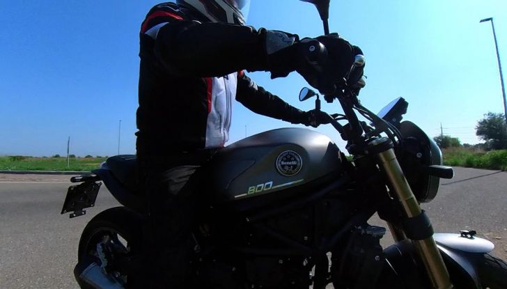 Benelli Leoncino 800, prova su strada per ruggire di piacere - Foto 13 di 34