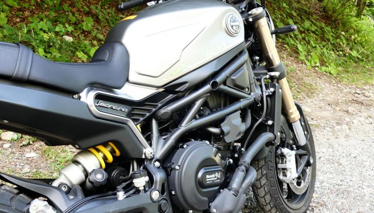 Benelli Leoncino 800, prova su strada per ruggire di piacere - Foto 22 di 34