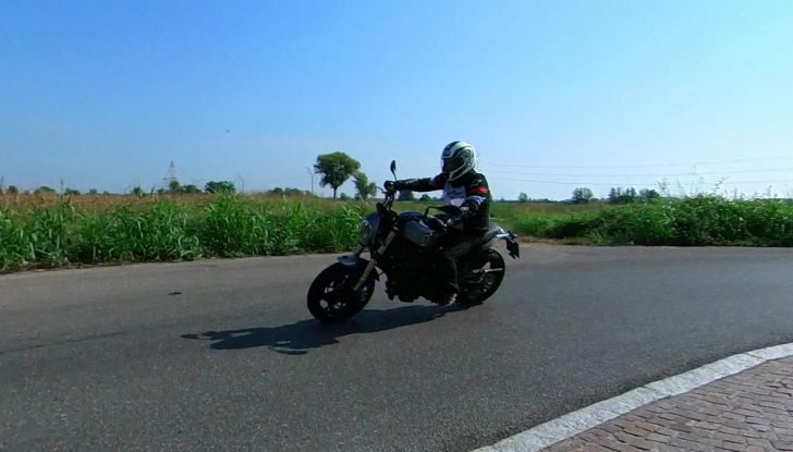 Benelli Leoncino 800, prova su strada per ruggire di piacere - Foto 26 di 34