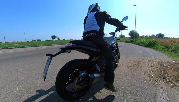 Benelli Leoncino 800, prova su strada per ruggire di piacere - Foto 5 di 34