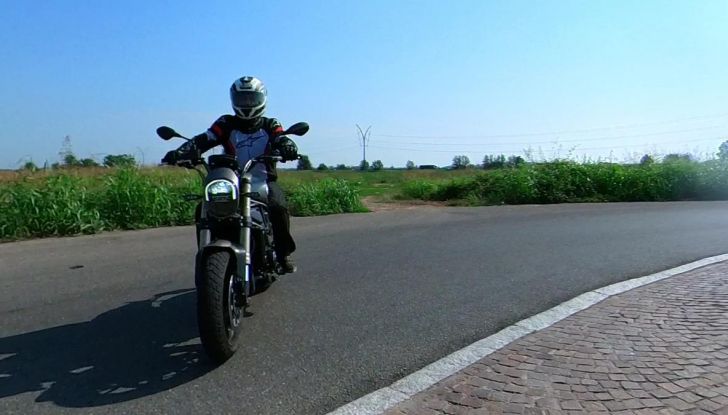 Benelli Leoncino 800, prova su strada per ruggire di piacere - Foto 34 di 34