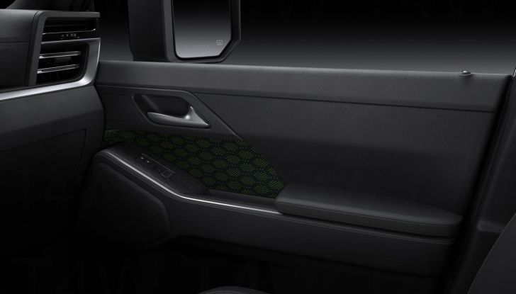 Lexus GX 2024: debutta la nuova generazione del SUV off-road - Foto 26 di 130