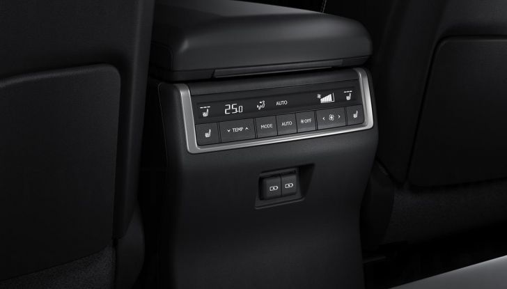 Lexus GX 2024: debutta la nuova generazione del SUV off-road - Foto 34 di 130