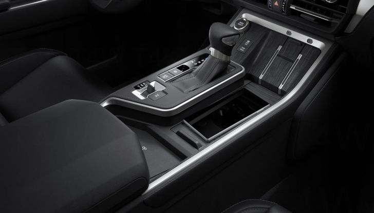 Lexus GX 2024: debutta la nuova generazione del SUV off-road - Foto 32 di 130