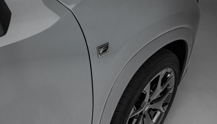 Lexus TX 2024: ufficiale il nuovo crossover di lusso a tre file - Foto 32 di 40