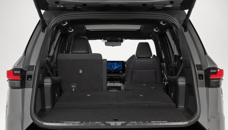 Lexus TX 2024: ufficiale il nuovo crossover di lusso a tre file - Foto 25 di 40