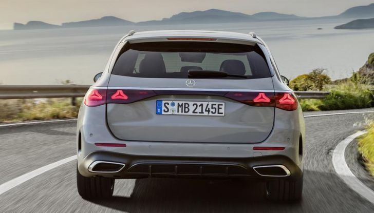 Mercedes Classe E Wagon 2024: debutta ufficialmente la nuova generazione - Foto 19 di 42
