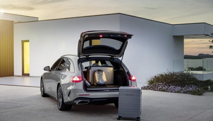 Mercedes Classe E Wagon 2024: debutta ufficialmente la nuova generazione - Foto 26 di 42