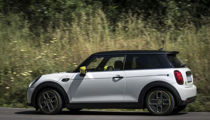 Mini Cooper SE: debutta la nuova versione speciale Elettrifigata - Foto 40 di 61