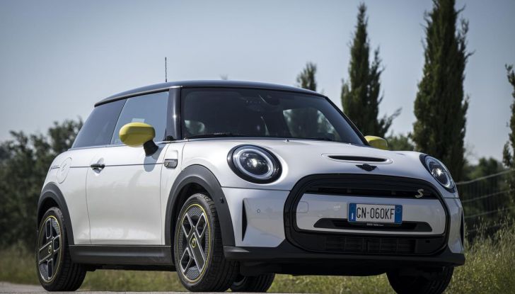 Mini Cooper SE: debutta la nuova versione speciale Elettrifigata - Foto 5 di 61