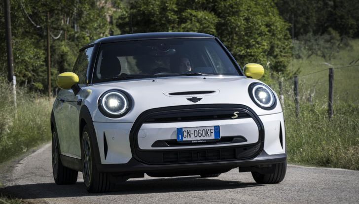 Mini Cooper SE: debutta la nuova versione speciale Elettrifigata - Foto 33 di 61