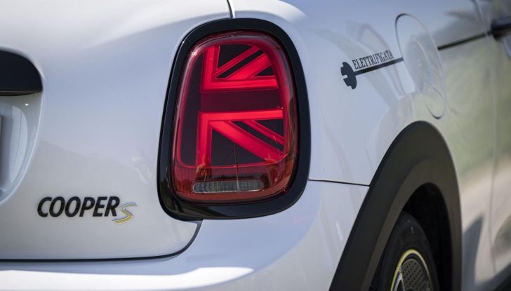 Mini Cooper SE: debutta la nuova versione speciale Elettrifigata - Foto 15 di 61