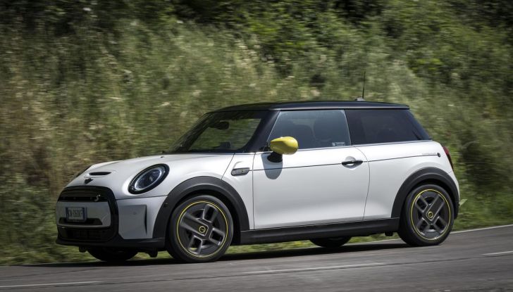 Mini Cooper SE: debutta la nuova versione speciale Elettrifigata - Foto 39 di 61