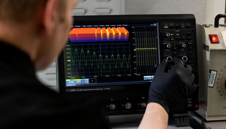 Nyobolt EV: debutta il concept che si ricarica in soli 6 minuti - Foto 13 di 18