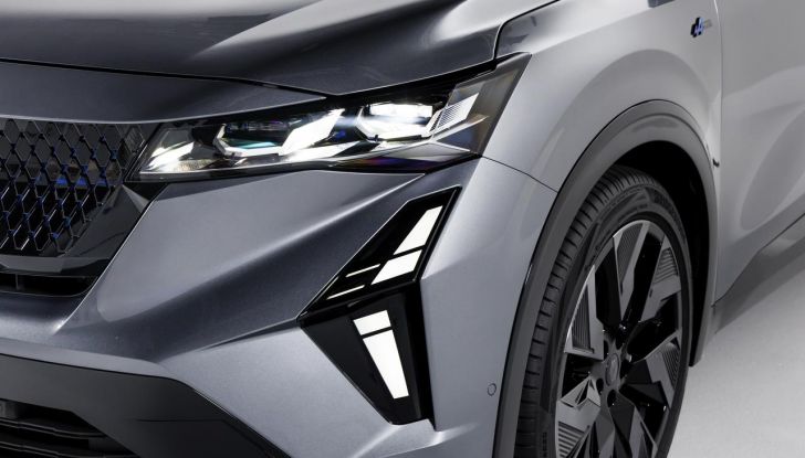 Renault Rafale E-Tech Full Hybrid: prezzi di listino in Italia - Foto 51 di 73