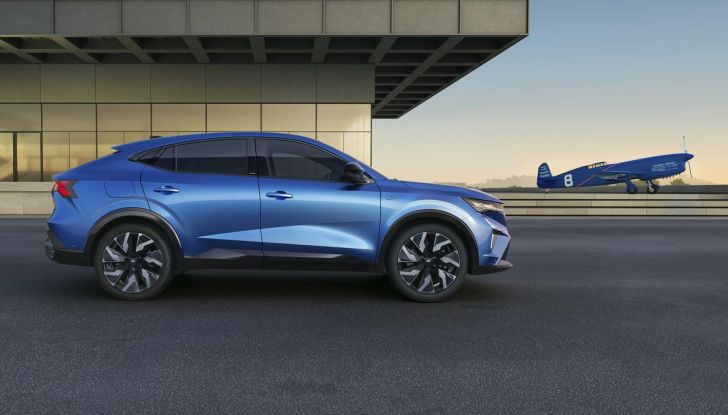 Renault Rafale E-Tech Full Hybrid: prezzi di listino in Italia - Foto 35 di 73