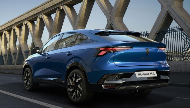 Renault Rafale E-Tech Full Hybrid: prezzi di listino in Italia - Foto 18 di 73