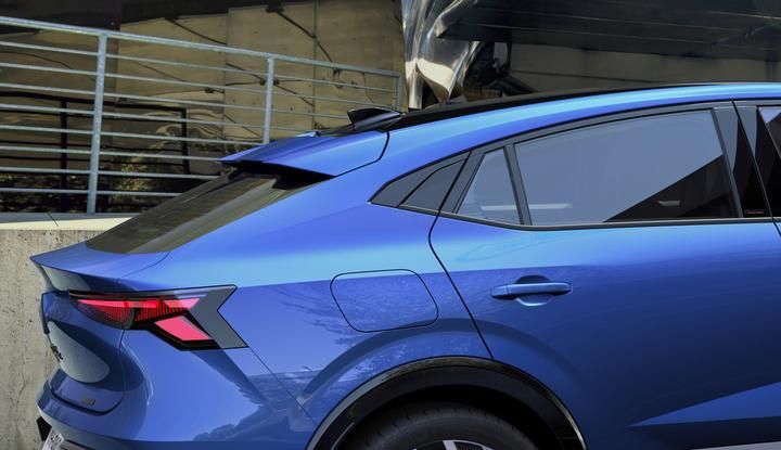 Renault Rafale E-Tech Full Hybrid: prezzi di listino in Italia - Foto 13 di 73