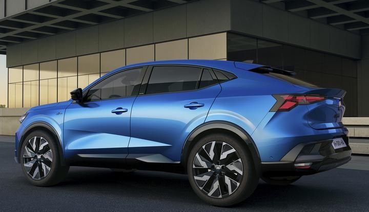 Renault Rafale E-Tech Full Hybrid: prezzi di listino in Italia - Foto 32 di 73