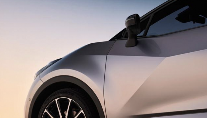 Toyota C-HR 2024: motori, allestimenti e prezzi - Foto 11 di 15