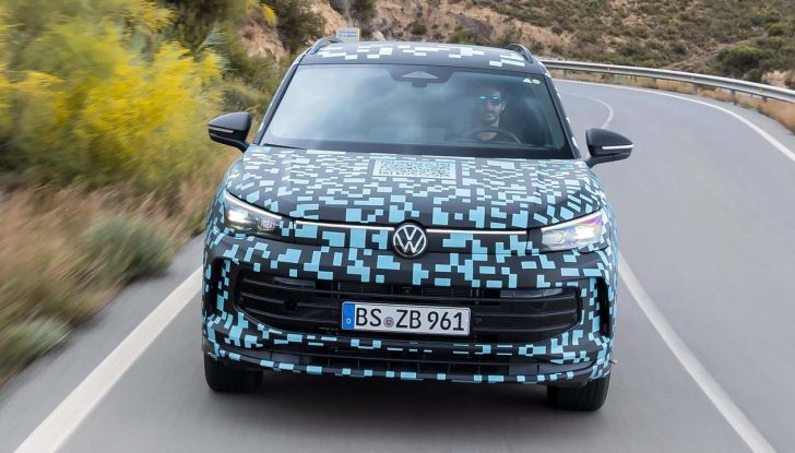 Volkswagen Tiguan 2024: svelati nuovi dettagli sulla terza generazione - Foto 11 di 39