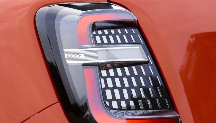 Fiat 600 Hybrid: allestimenti, motori e prezzi - Foto 10 di 45
