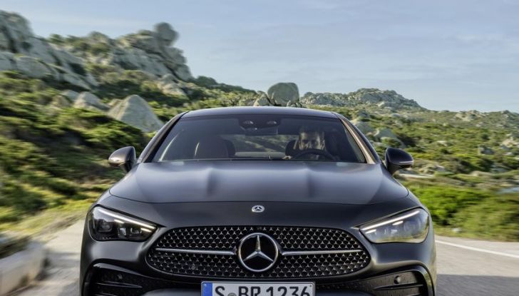 Mercedes CLE 2024: motori e dettagli della nuova coupé tedesca - Foto 41 di 60