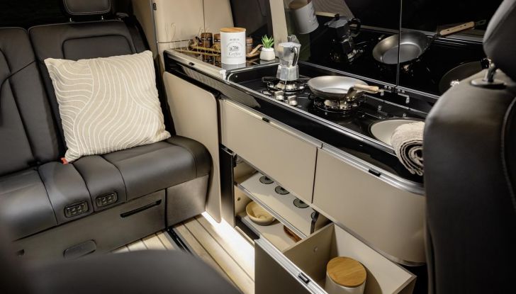 Mercedes Classe V 2024: debutta il nuovo restyling del van tedesco - Foto 77 di 122
