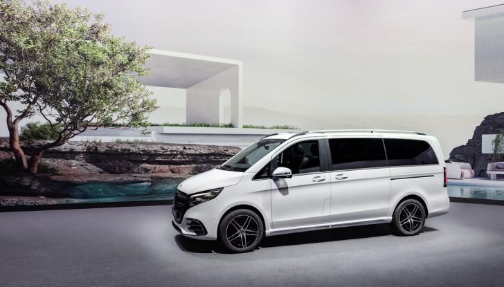 Mercedes Classe V 2024: debutta il nuovo restyling del van tedesco - Foto 63 di 122