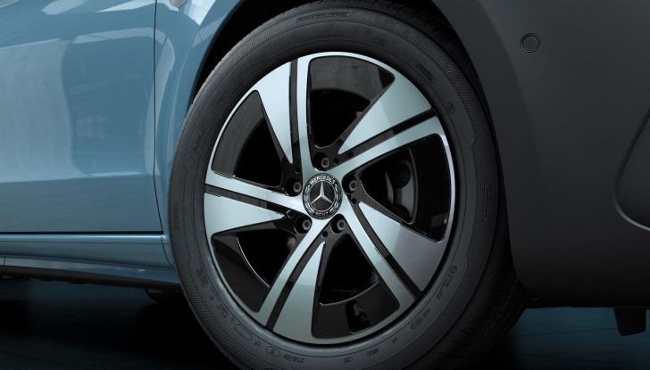 Mercedes Classe V 2024: debutta il nuovo restyling del van tedesco - Foto 36 di 122