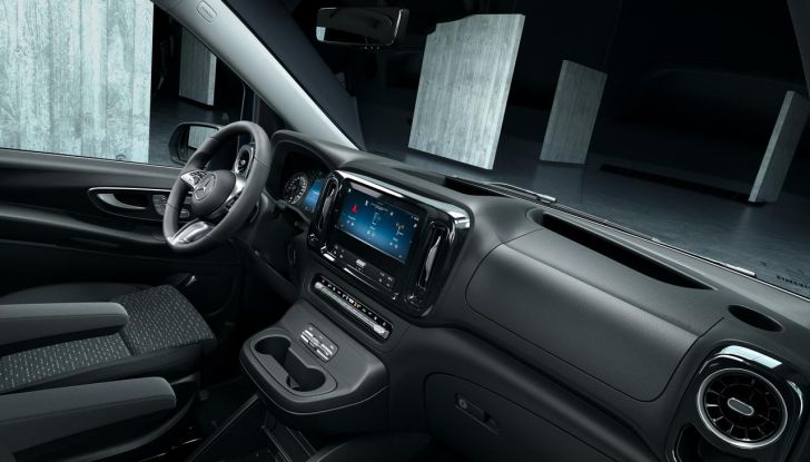 Mercedes Classe V 2024: debutta il nuovo restyling del van tedesco - Foto 37 di 122