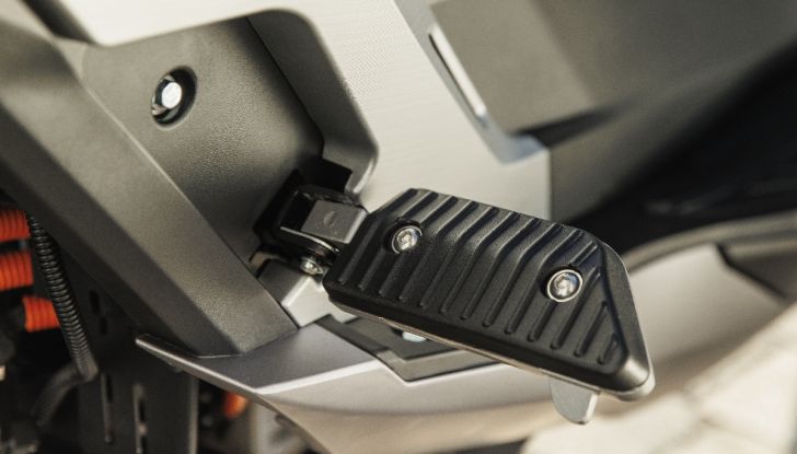 Nerva Exe, lo scooter elettrico “buono” provato su strada - Foto 15 di 20