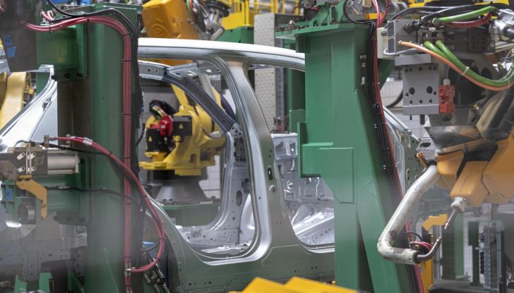 Renault 5: un viaggio dietro le quinte della produzione dei prototipi - Foto 3 di 16