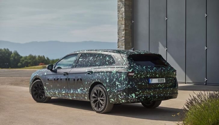 Skoda Superb 2024 prototipo